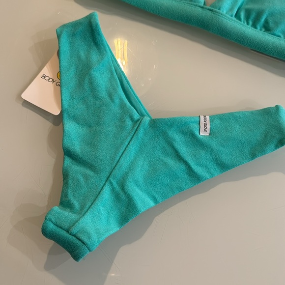 Body Glove bikini - size X-Small - both pieces - Picture 3 of 10